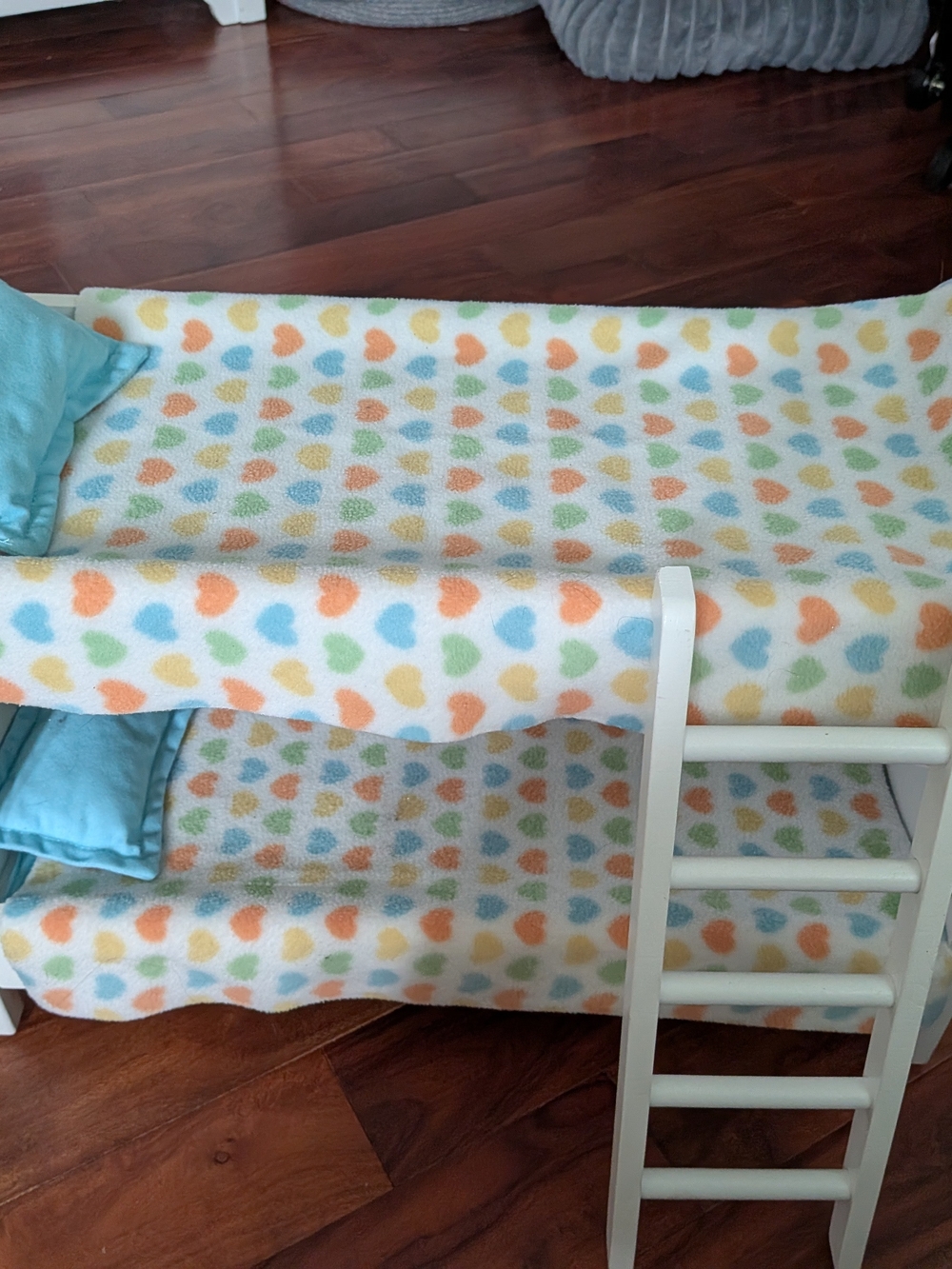 Kids Heart-Print Fleece Blanket – Multi-Color Hearts